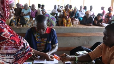 Cash Transfer Photo by Dominic Chavez WB